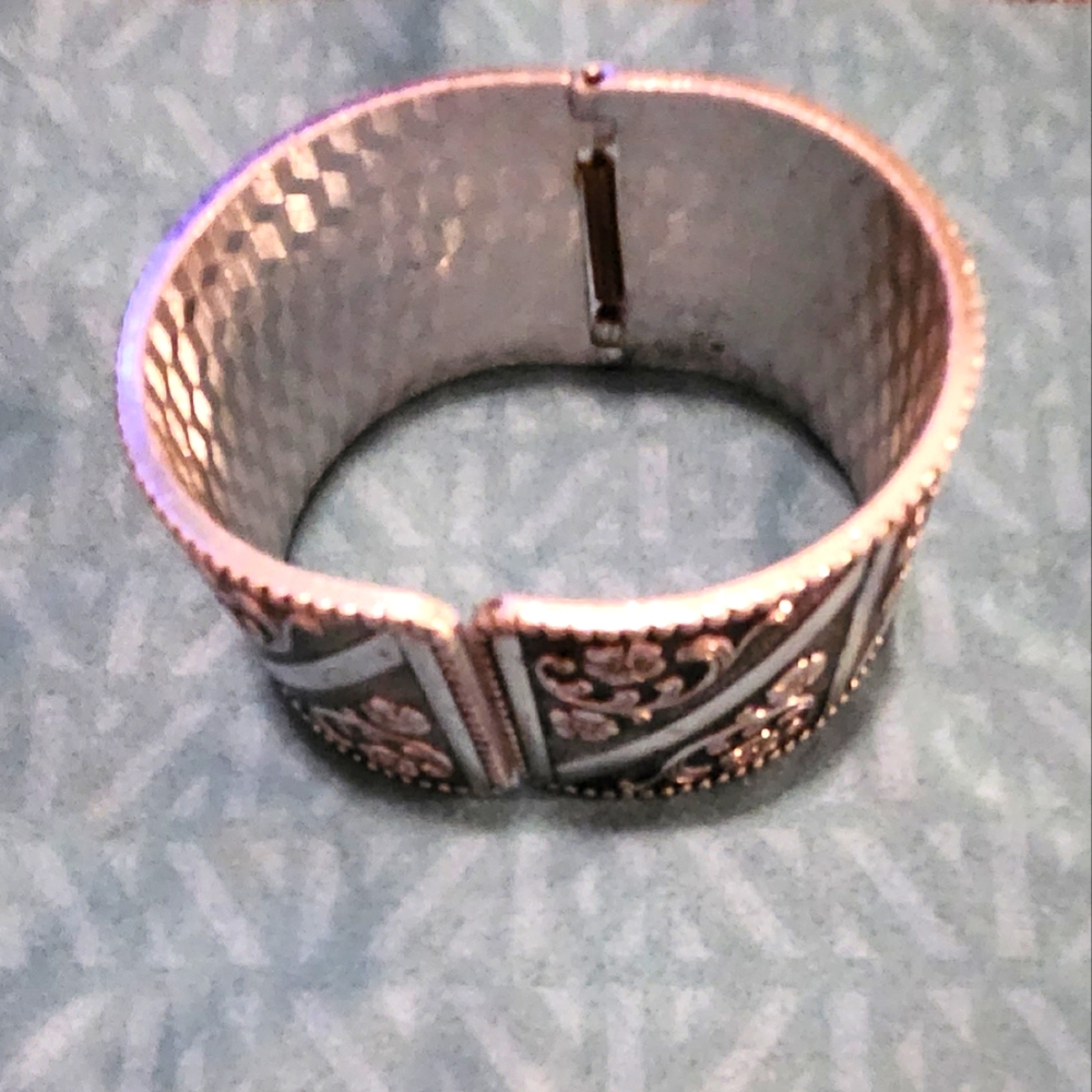 VINTAGE Hinged Clamper Panel Bracelet in Eloxal Alloy